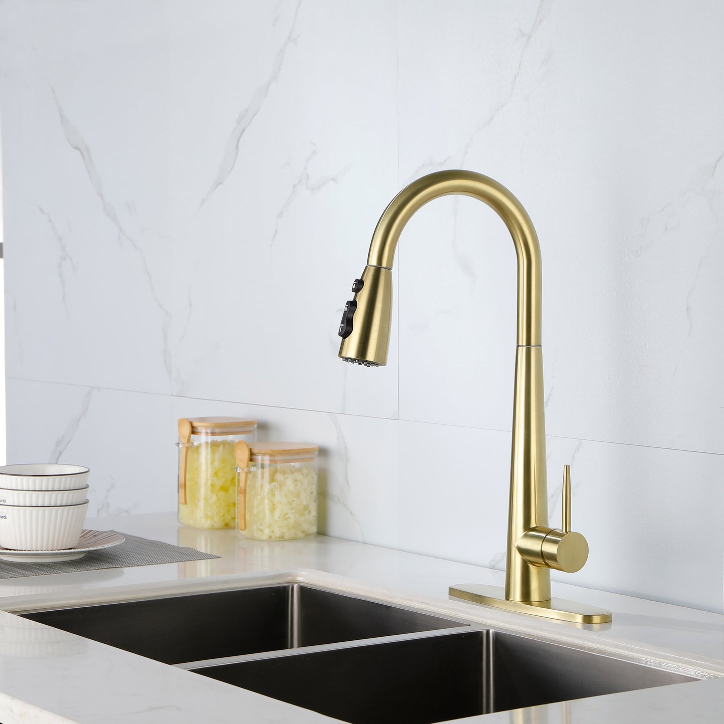 Gold Kitchen Faucets with Pull Down Sprayer, Kitchen Sink Faucet with Pull Out Sprayer,Fingerprint Resistant, Single Hole Deck Mount, Single Handle Copper Kitchen Faucet,